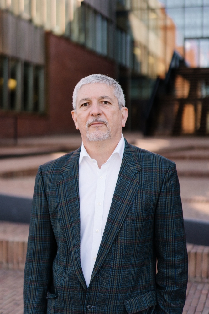 Dr. Eric de Jonge